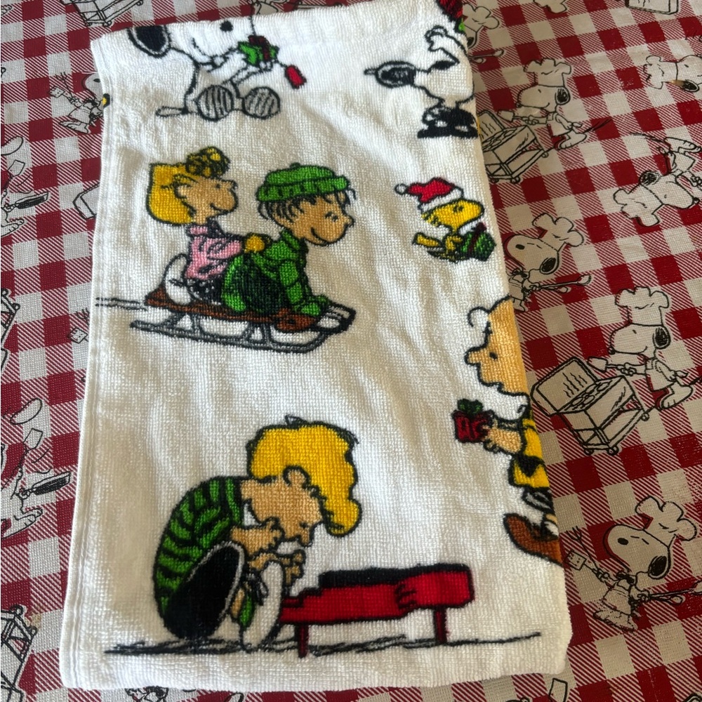 Peanuts Holiday Kitchen Towel & shower curtain - Snoopy & Friends